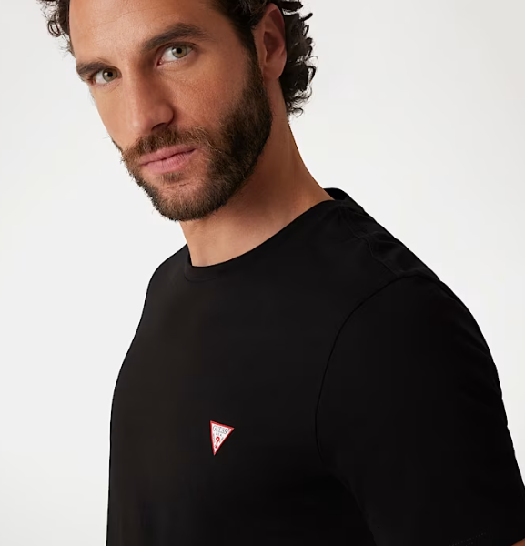 Camiseta Básica Slim Negra Guess