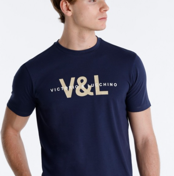 Camiseta Logo Pecho Marino VyL