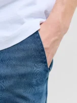 qRZM1J1WvJH7Q_006.webp
